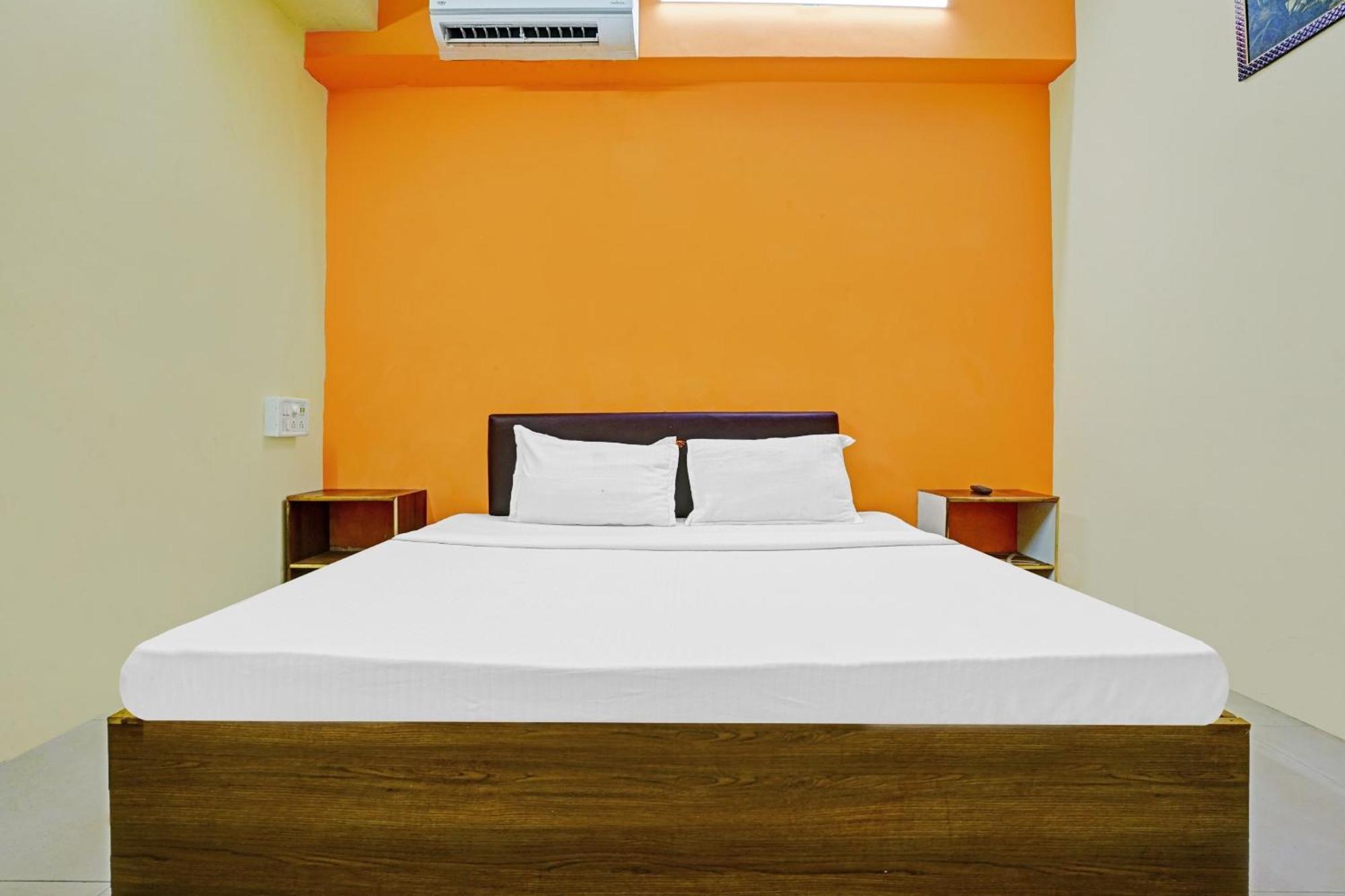 Hotel O Nova Rooms Surat Exterior photo
