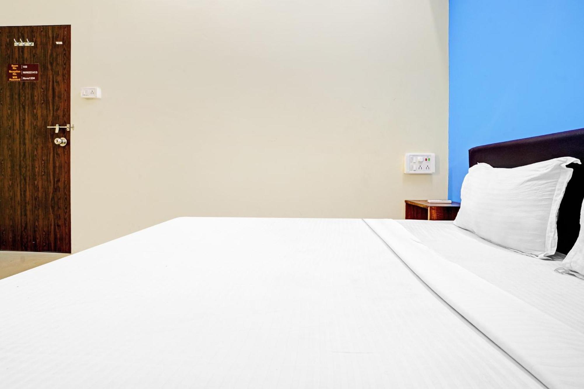 Hotel O Nova Rooms Surat Exterior photo